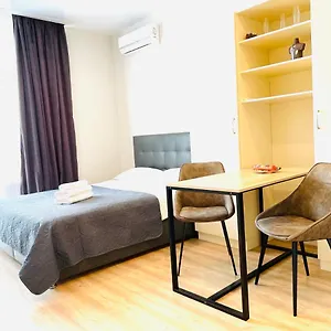  Aparthotel Mira